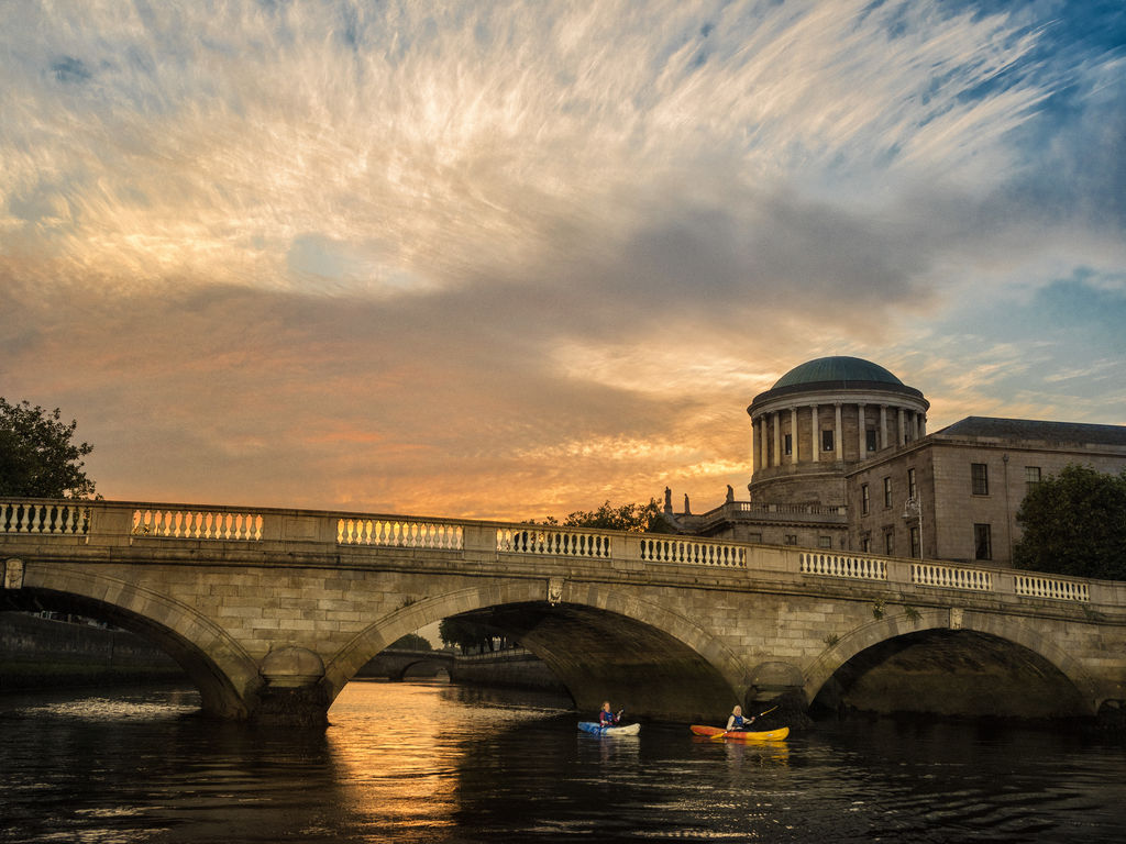 €150 Over 600 Hotels & Guesthouses image