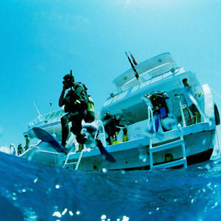 Scuba Diving Wrecks - 4-Day Speciality Course image