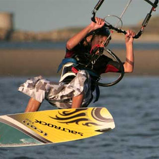 1/2 Day Kitesurfing Lesson image